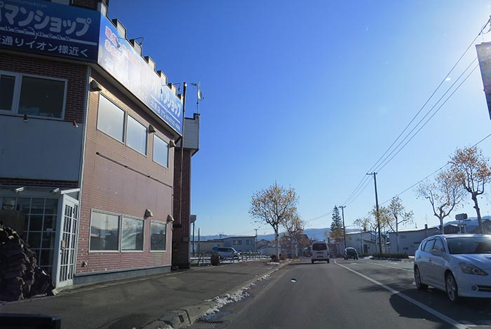 webnews今朝の北見／錦町の南岸通りをとん田通り交差点から花園町の常盤通り方向