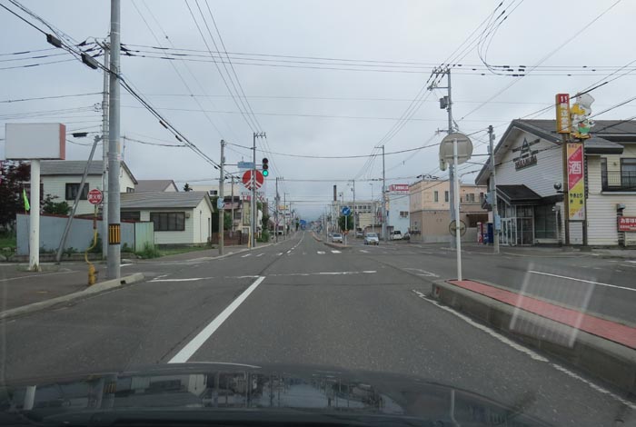 webnews今朝の北見／とん田通り、南大通り交差点から国道39号方向