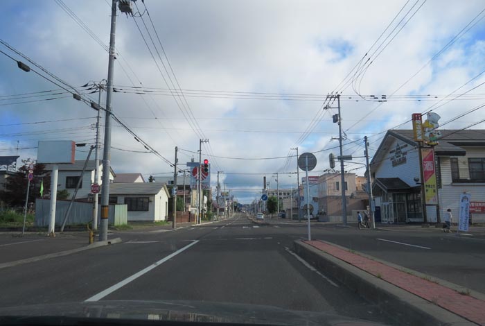 webnews今朝の北見／とん田通り、南大通り交差点から国道39号方向