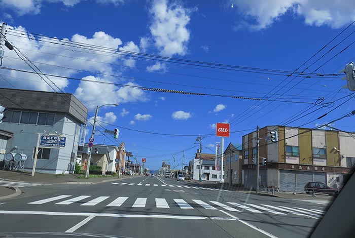 webnews今朝の北見／大町のムラカミ薬局前