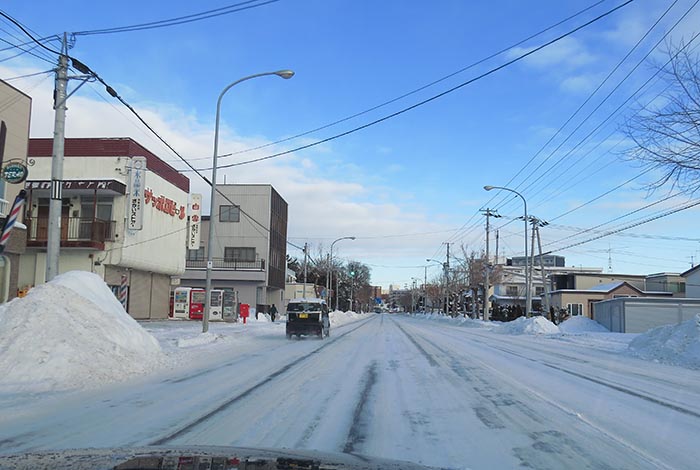webnews今朝の北見／常盤通り、さかい商店前から北見市民会館方向