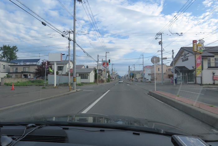 webnews今朝の北見／とん田通り、南大通り交差点から国道39号方向
