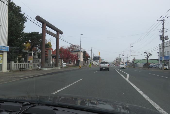 webnews今朝の北見/北見神社の鳥居前