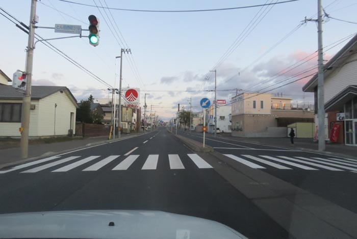 webnews今朝の北見／とん田通り、南大通り交差点から国道39号方向