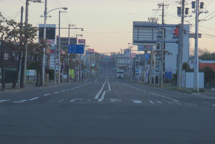 webnews今朝の北見/交差点から奥は常呂方面