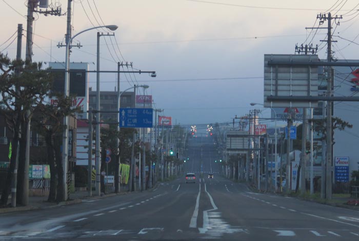 webnews今朝の北見/交差点から奥は常呂方面