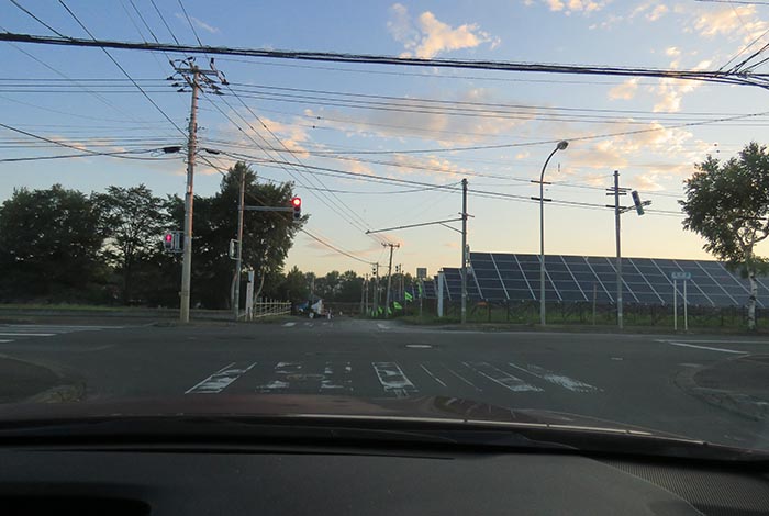 webnews今朝の北見/交差点から奥が無加川の右岸堤防